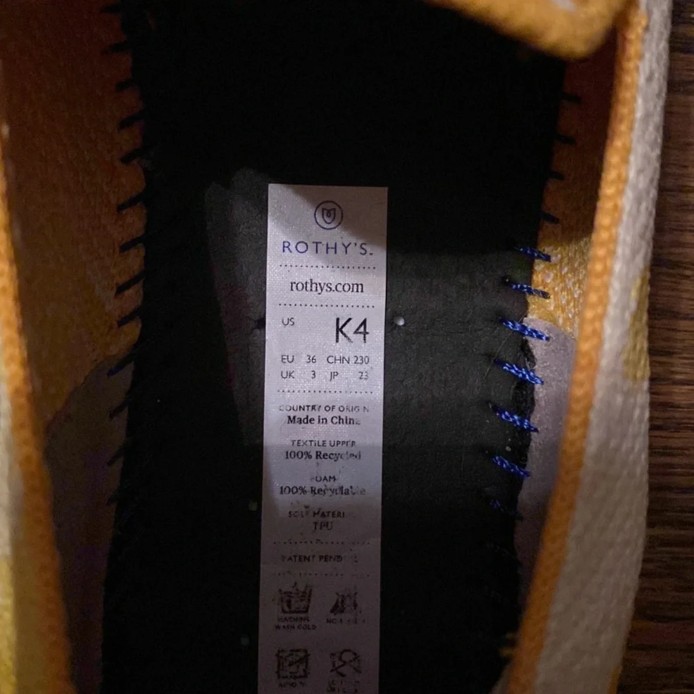 Kids size 4 Rothy’s with yellow dog print - Picture 4 of 4